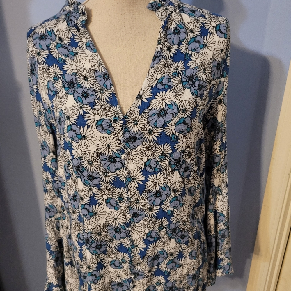 Available By Angela Fashion Small Womens Blouse - Picture 2 of 9